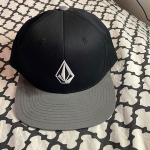 Volcom hat black and grey adjustable size.